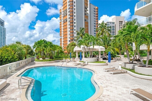 Building Photo - 4255 Gulf Shore Blvd N