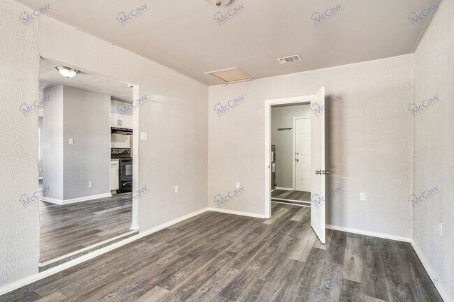 Building Photo - 811 Vogel St