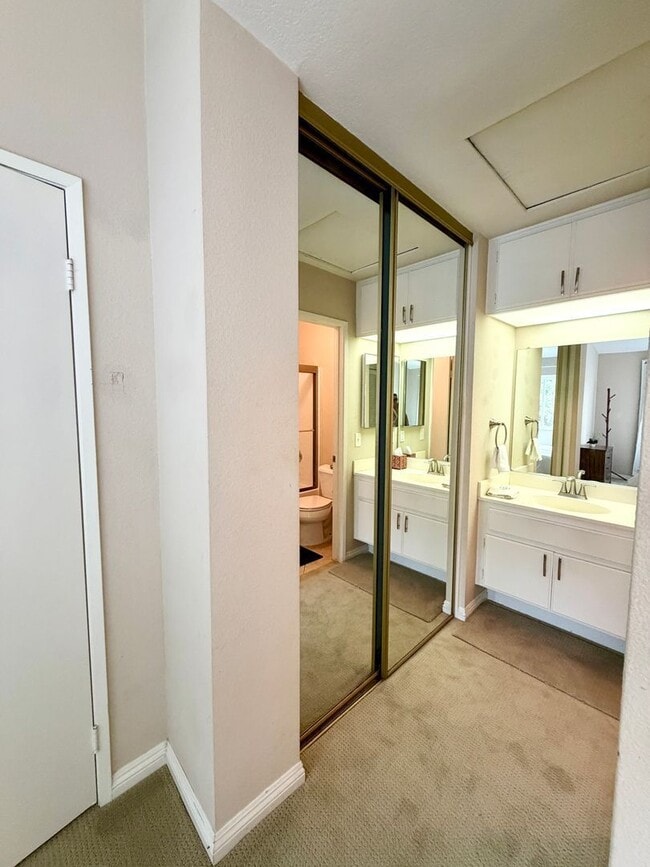 Building Photo - 76 Gavilan