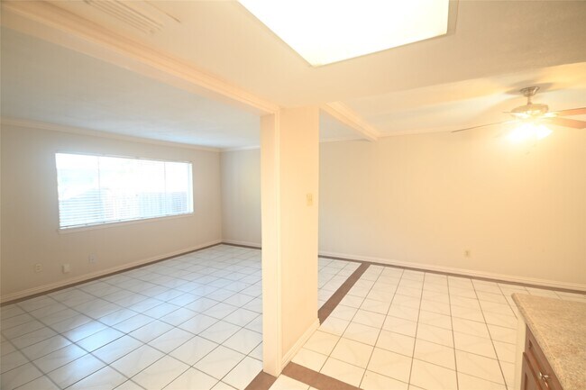 Building Photo - 8340 La Roche Ln