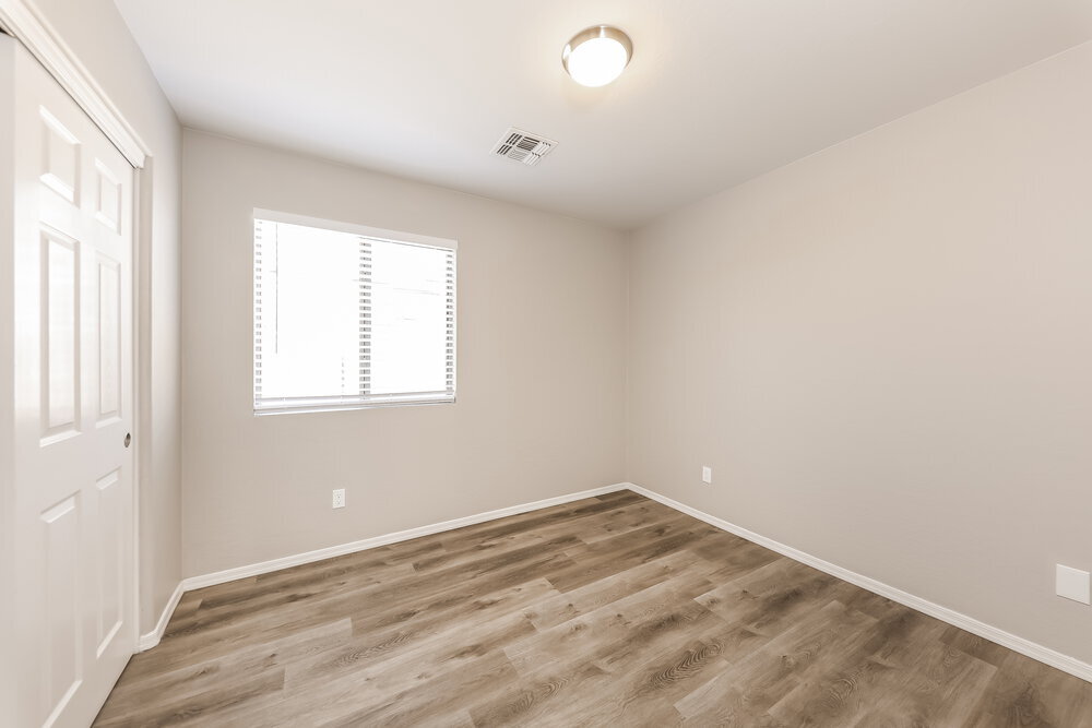 Building Photo - 12557 W Mandalay Ln