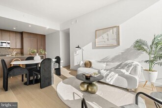 Building Photo - 210 S 12th St