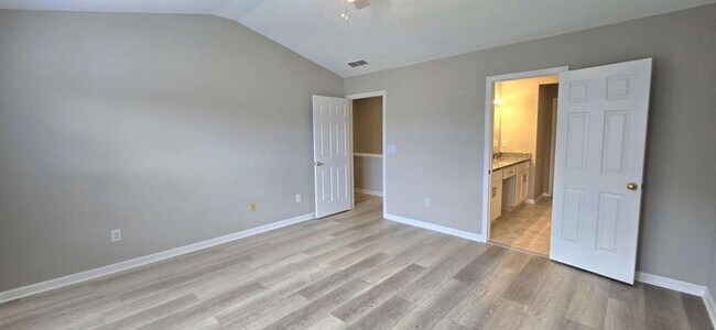 Building Photo - 3611 Gainesway Trace
