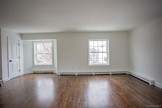 Building Photo - 451 E Pine St