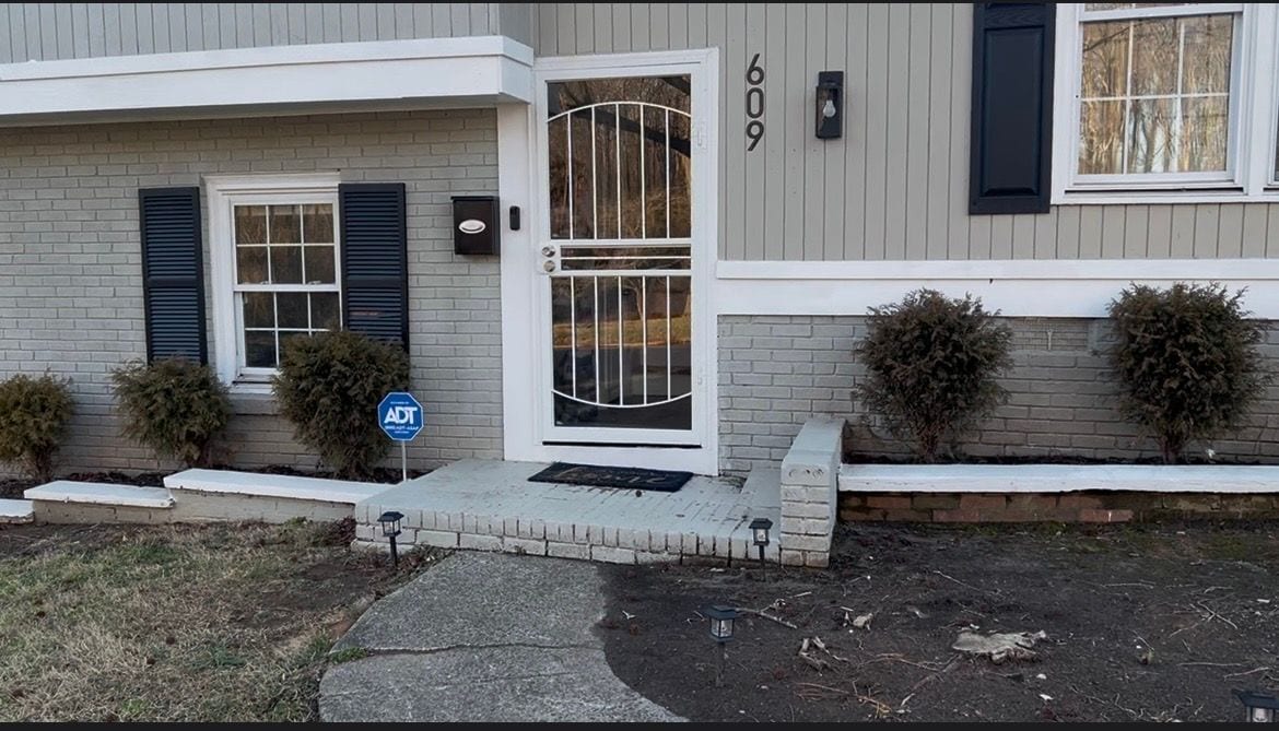 Building Photo - Room in House on Bilmark Ave