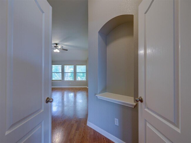 Building Photo - 1554 Homewood Cir