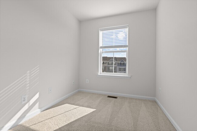Building Photo - 377 Tumblers Wy