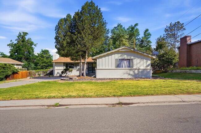 Building Photo - $2,695.95, 3-Bed, 2-Bath, Ranch House in Littleton with Great Fenced in Yard!