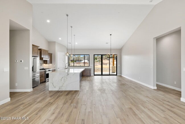 Building Photo - 4613 W Stazenski Rd