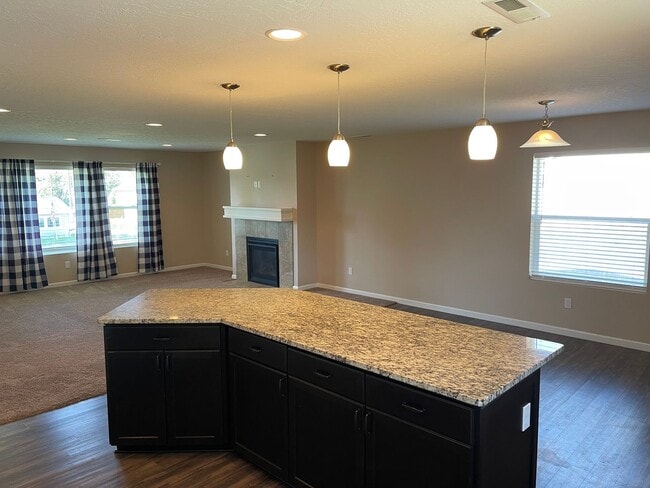 Building Photo - Mead Schools-4 bedrooms, 2 bathrooms House with 2 Car Detached Garage