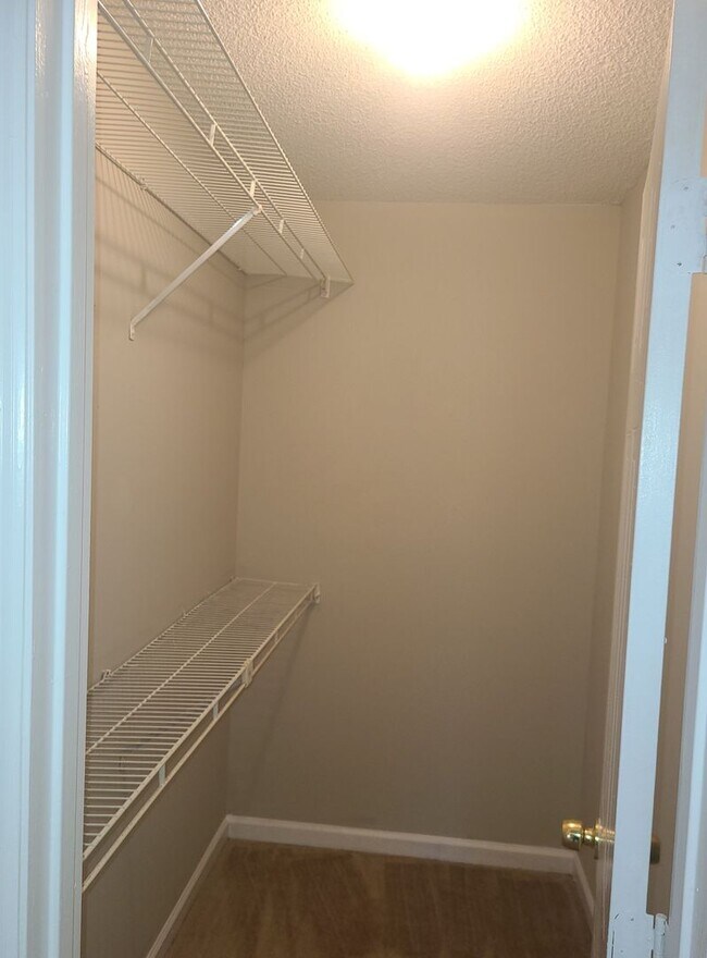 Building Photo - 8010 Woodlake Dr