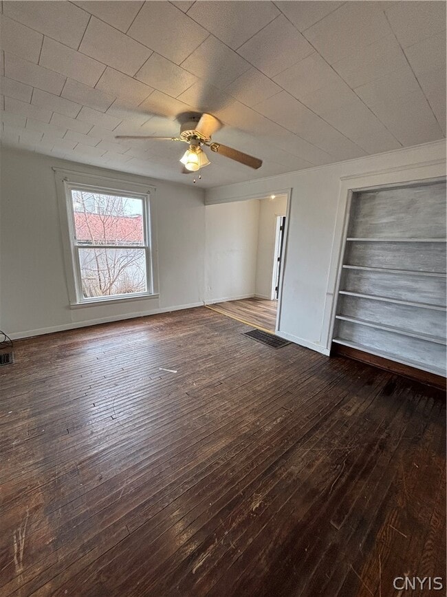 Building Photo - 116 S Meadow St