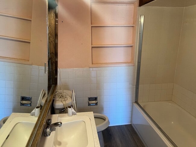 Building Photo - 5bedrooms 2bathrooms with CH/A