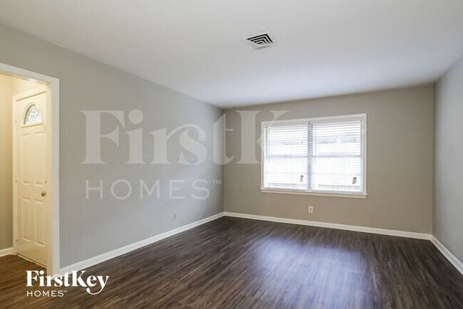 Building Photo - 5506 Berry Creek Dr