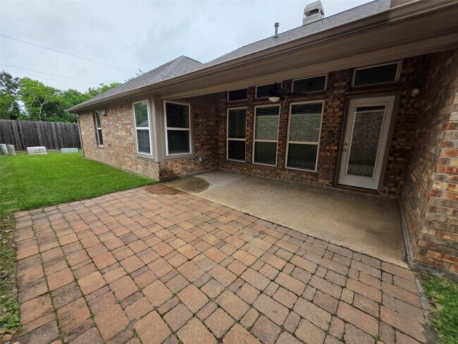 Building Photo - 5218 Cottonwood Creek Ln