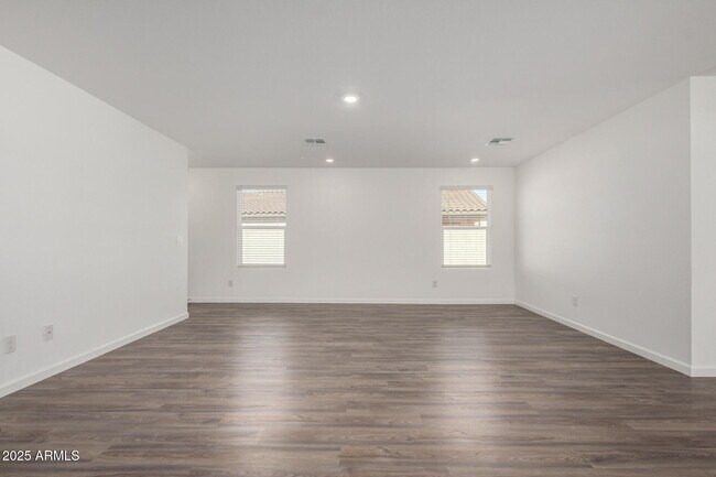 Building Photo - 1459 E Peggy Dr