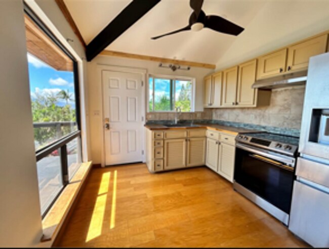 Building Photo - Stunning Ocean Views Unfurnished 1 Bed 1 Bath Rental in Maui Meadows – Prime Location