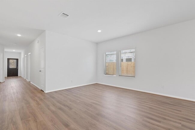 Building Photo - 249 Crystal Brook Dr