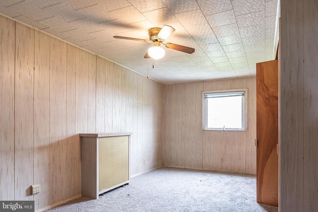 Building Photo - 493 W Saylor St