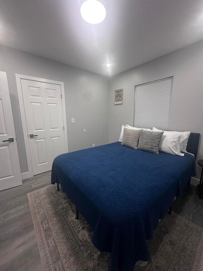 Building Photo - 1016 State St