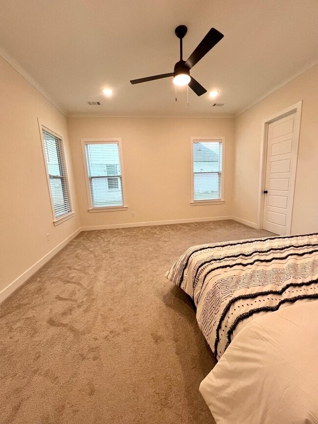Building Photo - 4826 Annabell Cir S