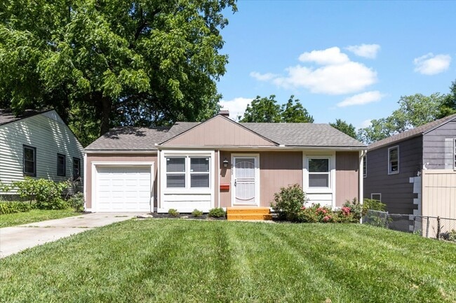 Primary Photo - 8023 Garfield Ave