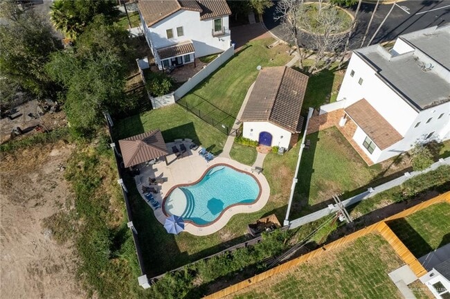 Building Photo - 24 S 5th St