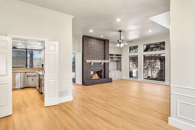 Building Photo - 2912 Bluffview Dr