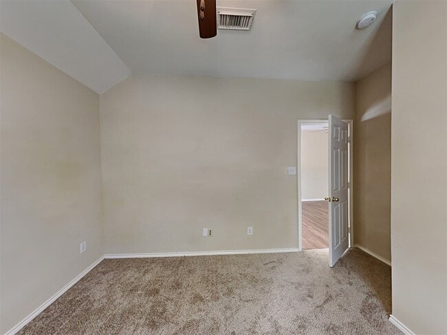 Building Photo - 2718 Eros Ln