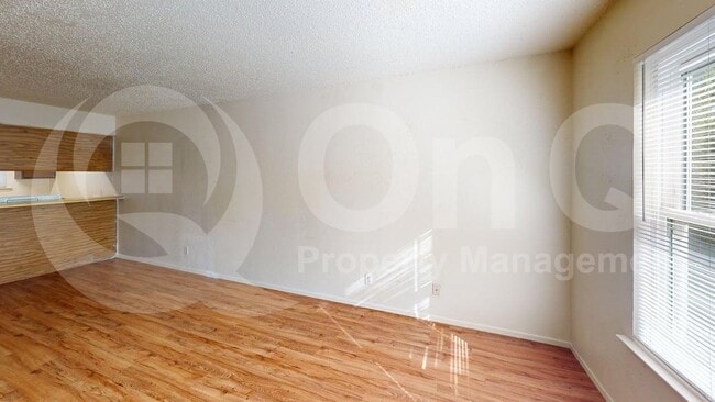 Building Photo - 410 Bryan St