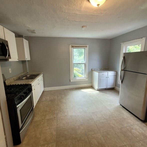 Building Photo - 2112 W 93rd St