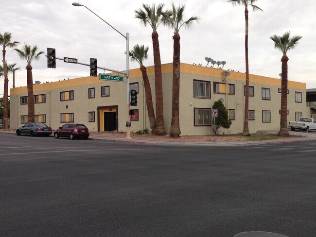 Building Photo - 1116 E Ogden Ave
