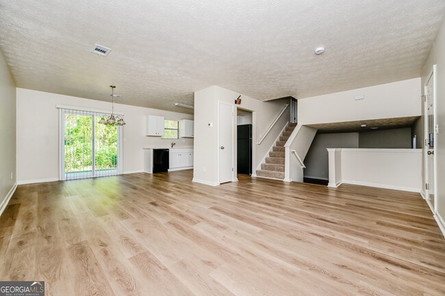 Building Photo - 4276 Old Lake Dr