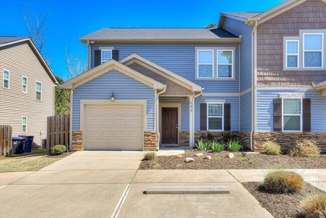 Building Photo - 685 Red Cedar Ct