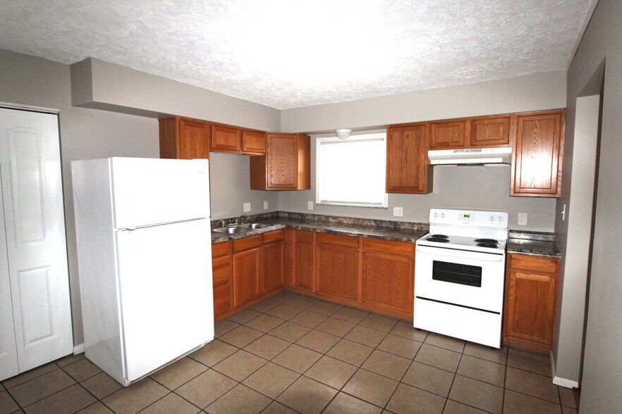 Building Photo - 3892 Beechton Rd