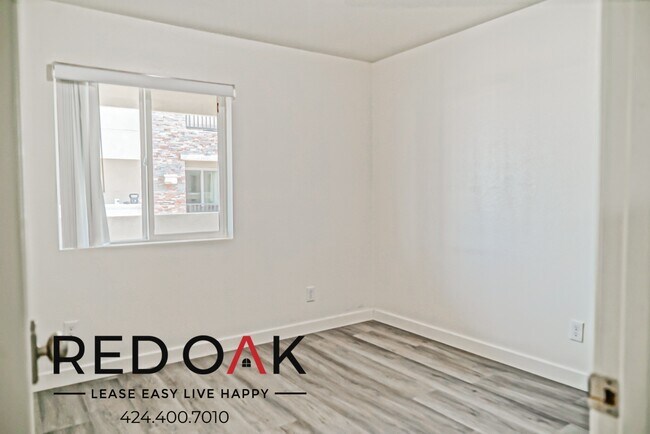 Building Photo - 505 E Rialto Ave