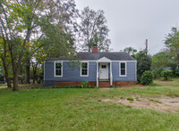 Building Photo - 1032 Eustis Dr