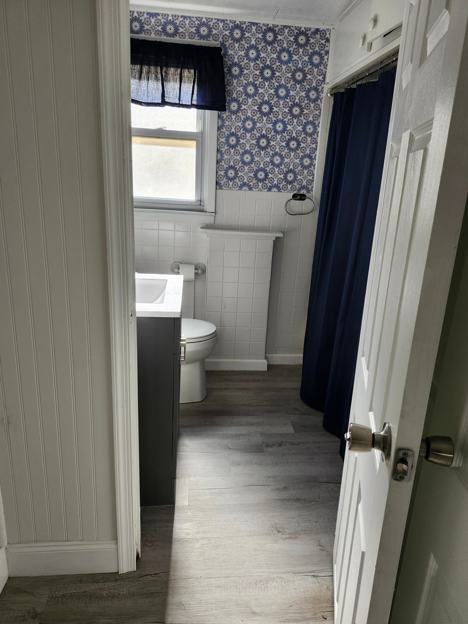 Updated bathroom, New flooring, new toilet, vanity & medicine cabinet - 30 Glendale Ave