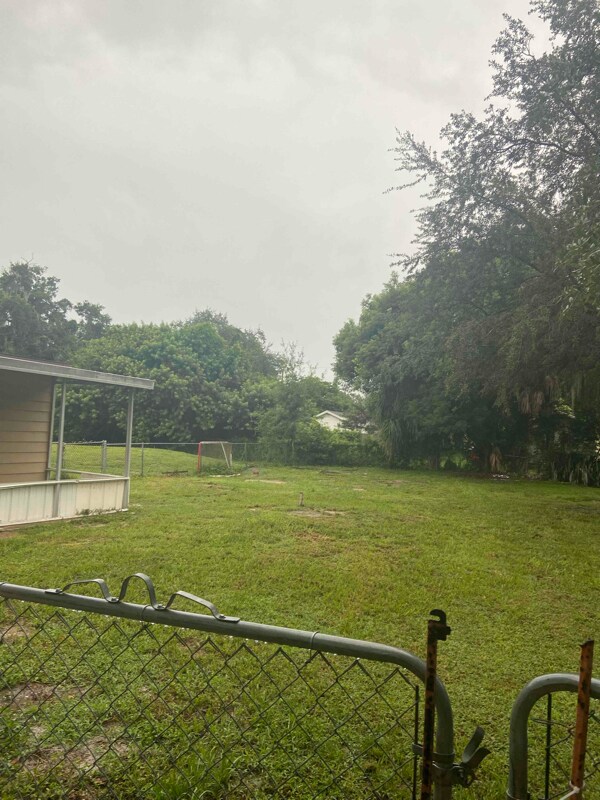 Building Photo - 2447 Burns St