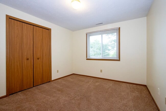 Building Photo - Two bedroom apartment