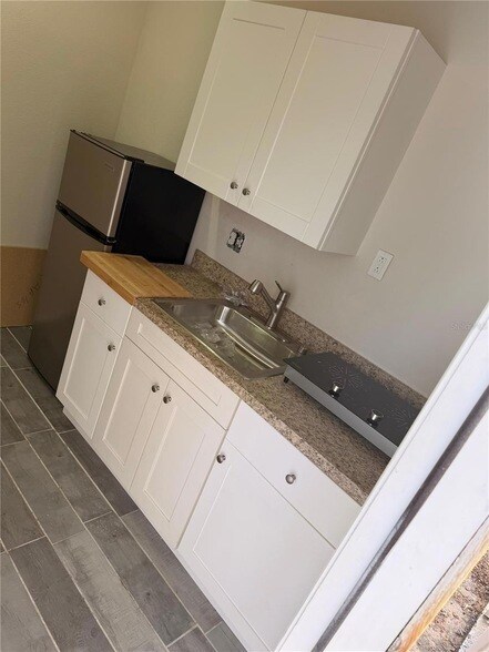 Building Photo - 3719 Meadowbreeze Dr