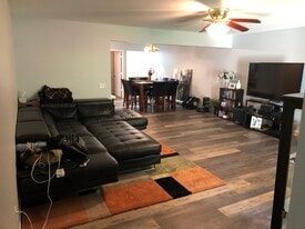 Building Photo - 2956 Kentville Dr