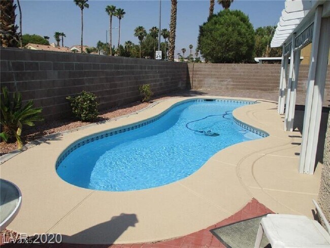 Building Photo - 4601 Savin Cir
