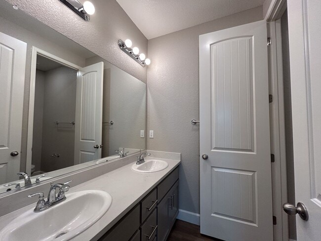 Building Photo - Large 4 Bedroom, 3 Bathroom New Construction Home in Chico