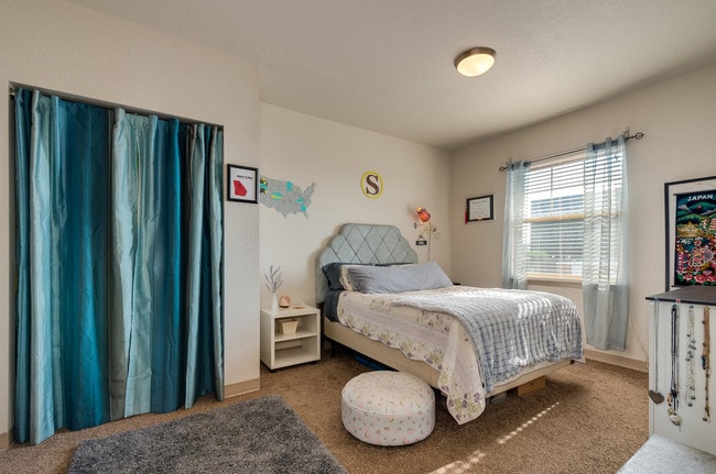 Building Photo - Peregrine Place Apartments