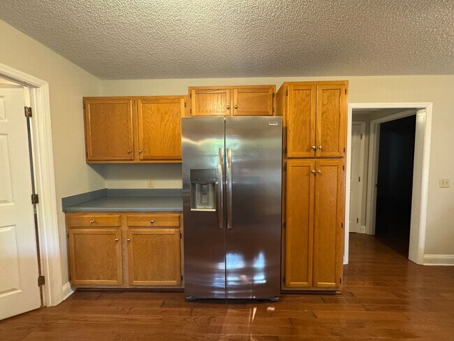 Building Photo - 3BR/2.5BA Home on 1 Acre in Spring Lake