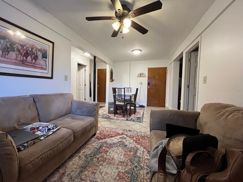 Primary Photo - 140 Kenrick St