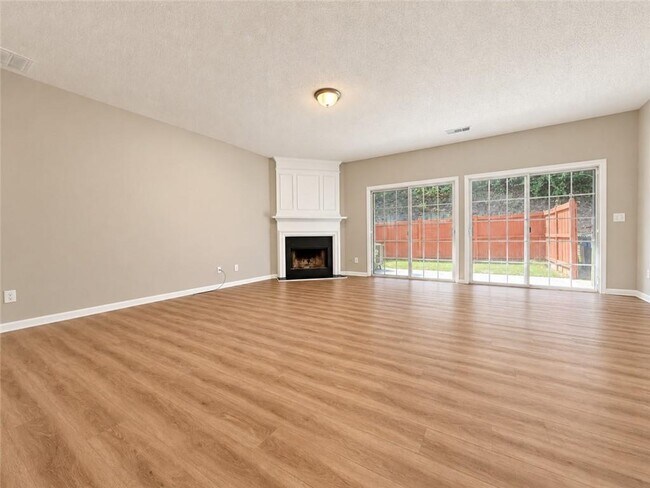 Building Photo - 4115 Howell Park Rd