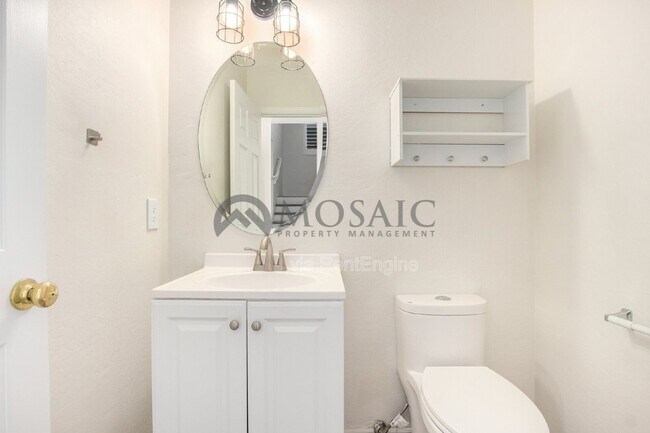 Building Photo - 44196 Askew Dr