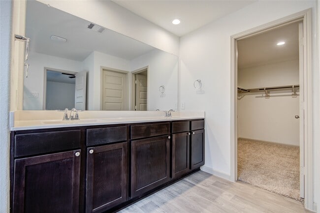 Building Photo - 3507 Telford Ln